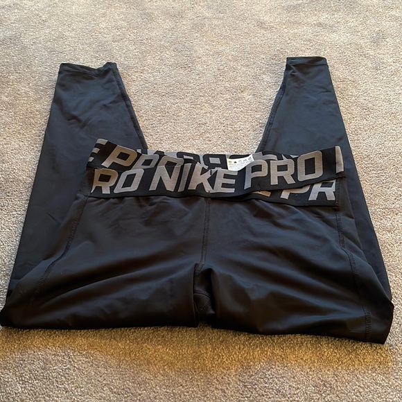 Nike Pants - Nike Pro Capris